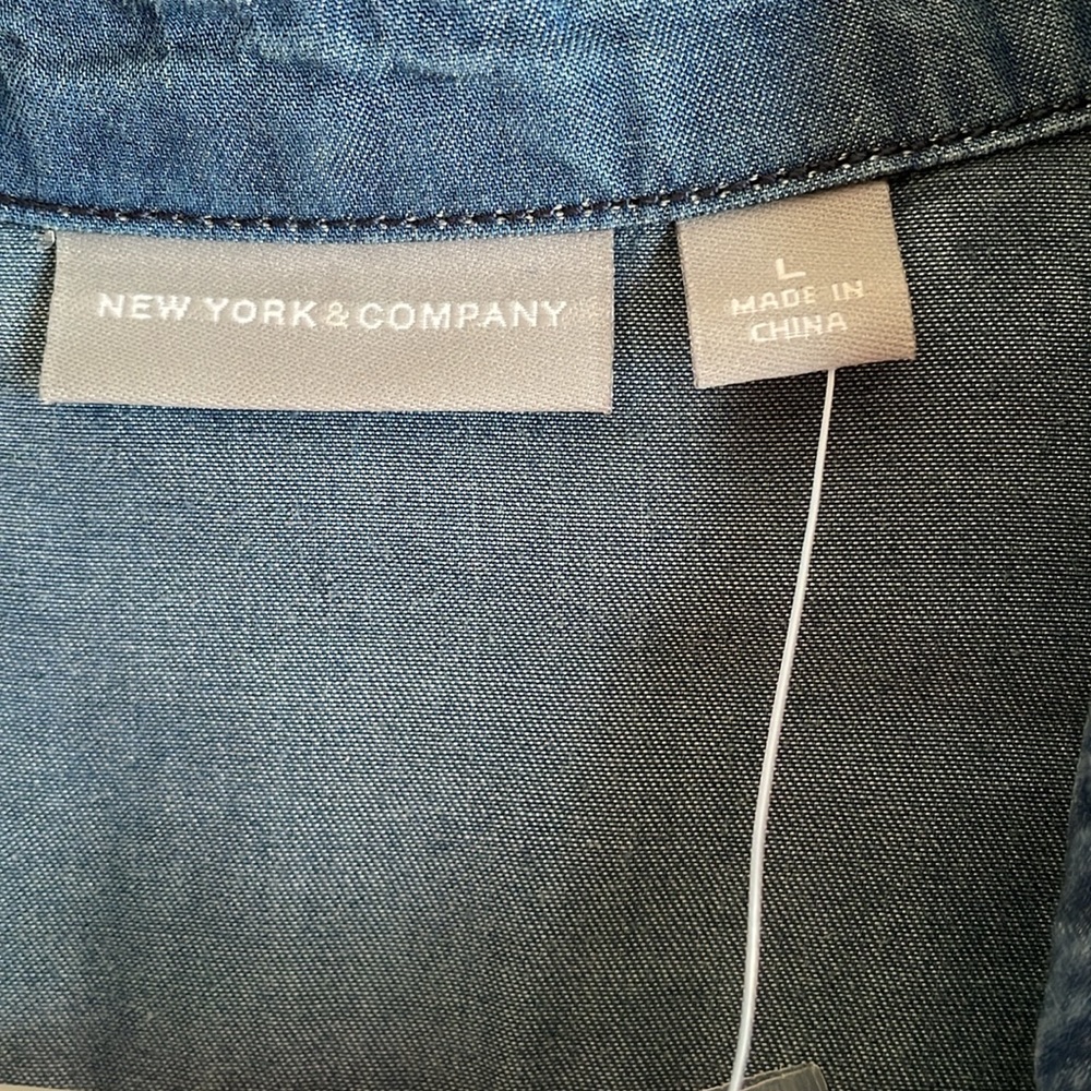 Denim shirt dress, can be dressed up or down - button detail at neck and sleeve - Picture 2 of 4